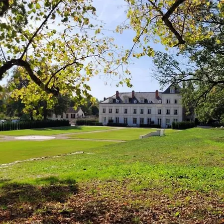 Fontainebleau Apartment